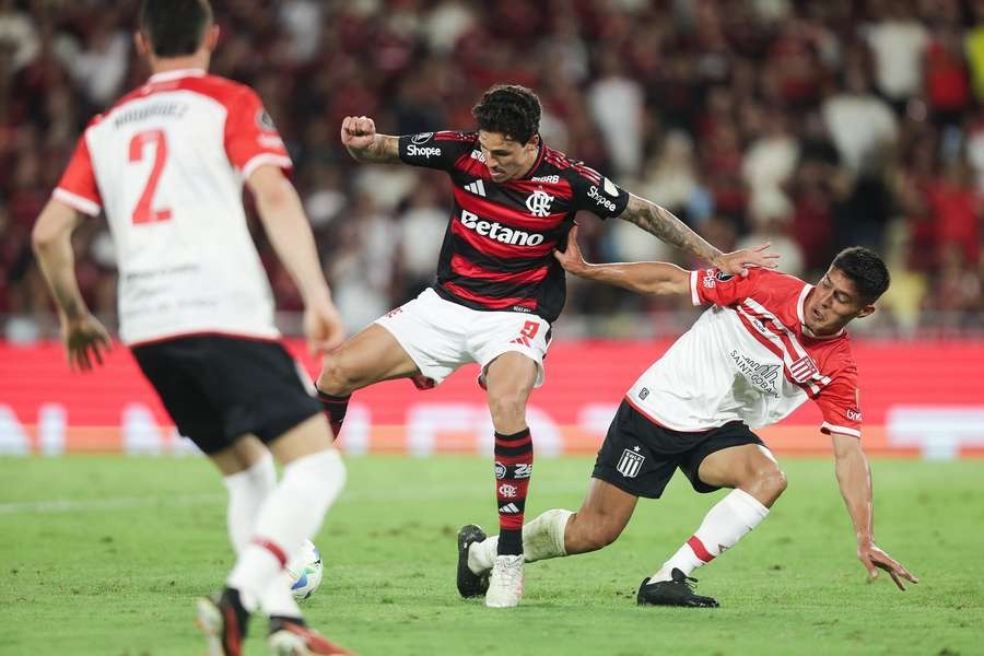 Nhận định soi kèo Mirassol vs Internacional lúc 06h00 ngày 16/10/2025 nhan-dinh-soi-keo-mirassol-vs-internacional-luc-06h00-ngay-16-10-2025-1